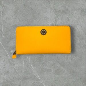 Ralph Lauren Women’s Wallet
